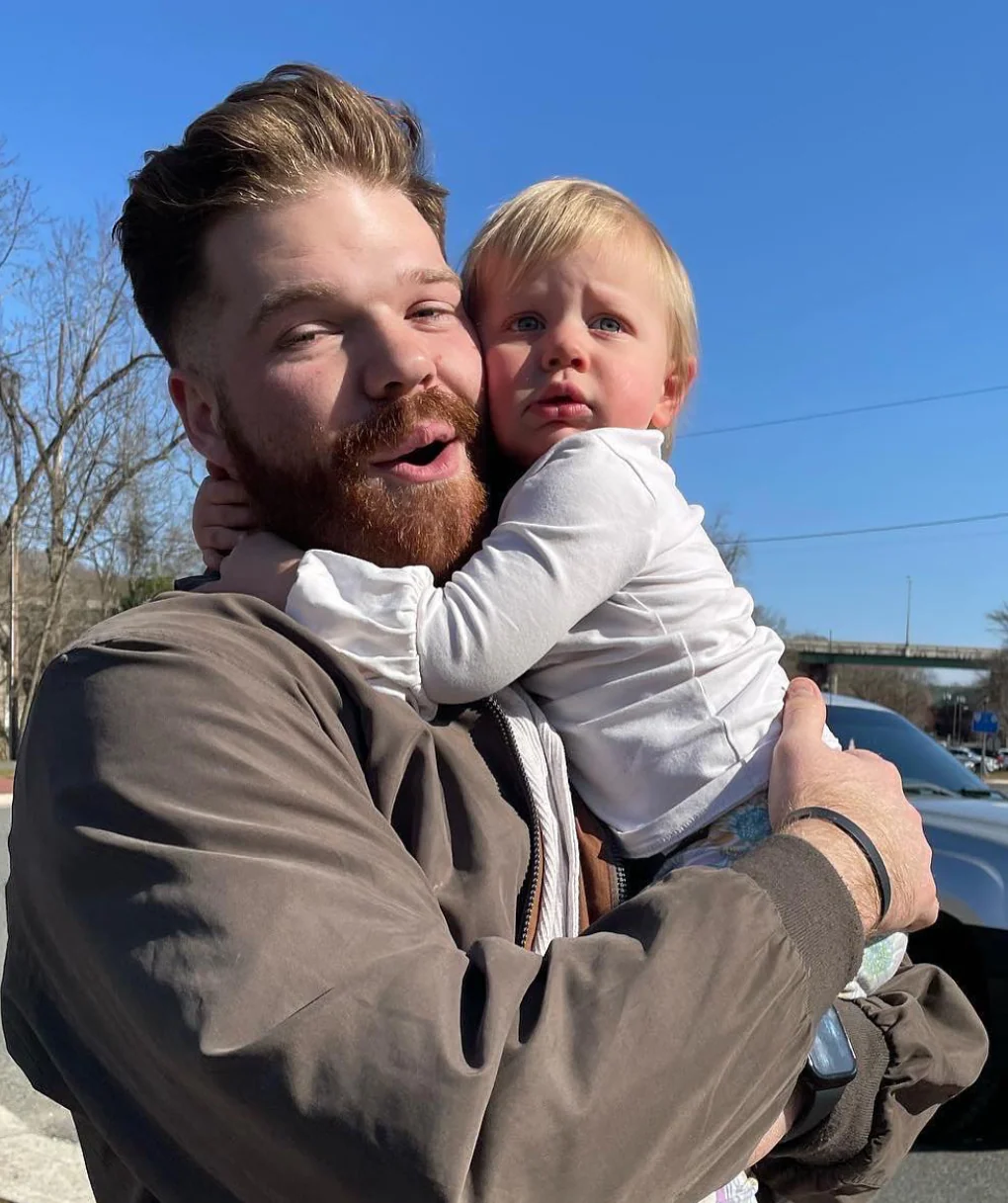 files/imgi_26_father_with_kid.png